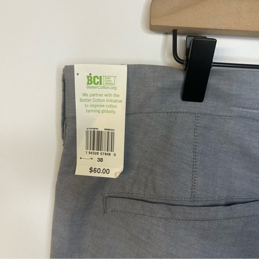 *NWT* Dockers Men’s Gray Supreme Flex Ultimate Shorts, Size 38 - Picture 6 of 9